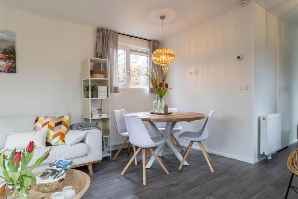 Gezellig Modern Chalet Midden Op De Veluwe เอเปอ ภายนอก รูปภาพ