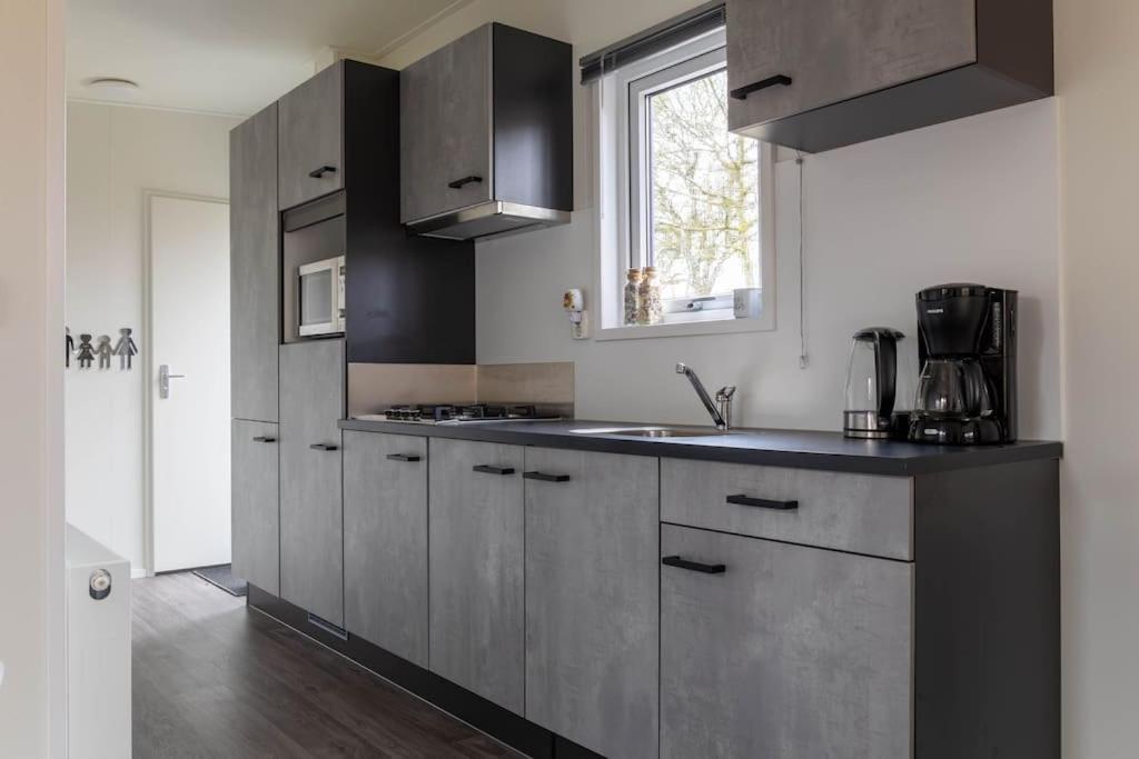 Gezellig Modern Chalet Midden Op De Veluwe เอเปอ ภายนอก รูปภาพ