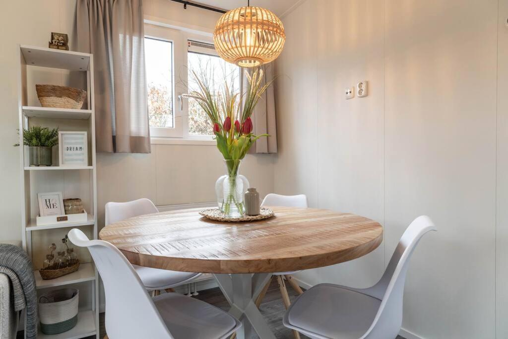 Gezellig Modern Chalet Midden Op De Veluwe เอเปอ ภายนอก รูปภาพ