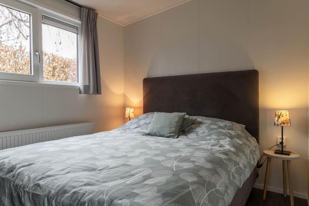 Gezellig Modern Chalet Midden Op De Veluwe เอเปอ ภายนอก รูปภาพ